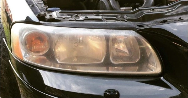 Polishing dull headlights and making them clear again